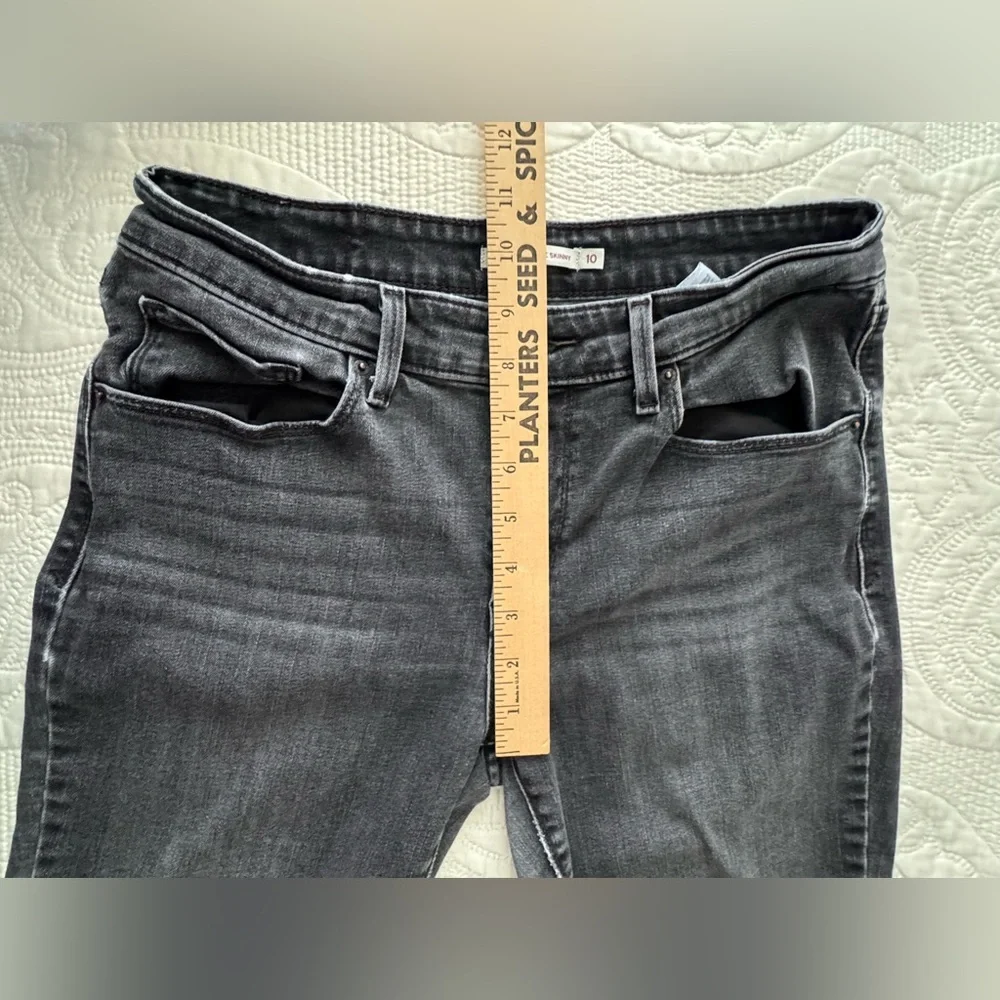 Levi's Women’s Classic Mid Rise Skinny black jeans size 10 - Picture 7 of 10